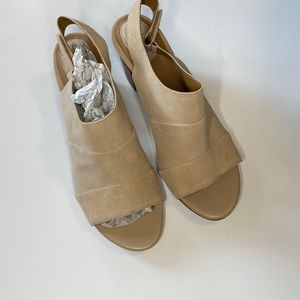 Open toe sling back Clark’s Ralene Shine size 9